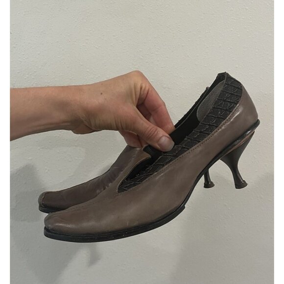 CYDWOQ Womens USA Handmade Pointed Toe low heel shoes 36.5 5.5 6 6.5 Taupe Black - Picture 1 of 6